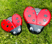 Load image into Gallery viewer, Ladybug Stepping Stone Mold, Concrete Cement Mold, DIY Walkway Stepping Stones, Ladybug Statue for Garden, Garden Decor Mold, Ladybug Stepping Stones, Set of 3