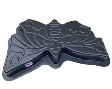 Load image into Gallery viewer, Butterfly Stepping Stone Mold, Garden Decor Mold
